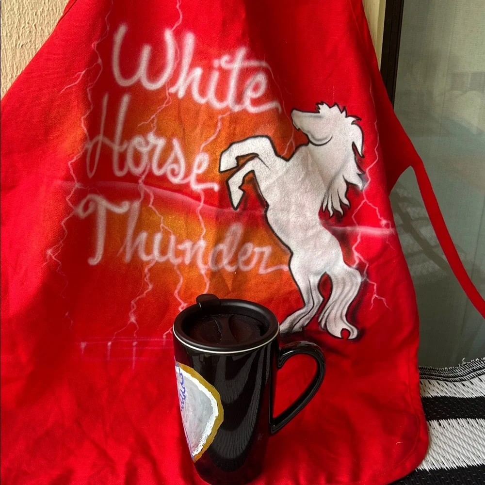 # 0653 + Black with White Horse Thunder (WHT ) Design 16 oz 473 ml
